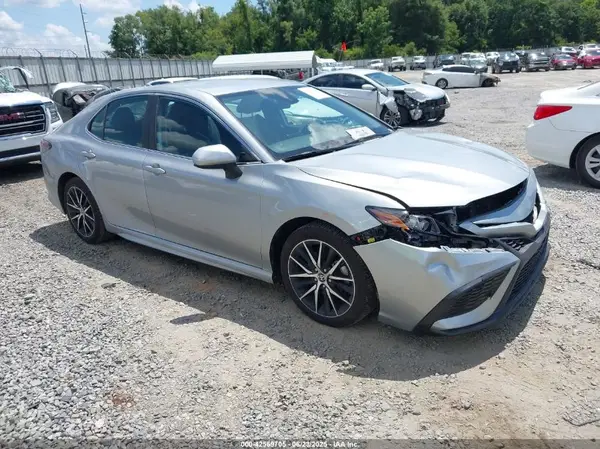 4T1G11AKXMU549183 2021 TOYOTA CAMRY - Image 1