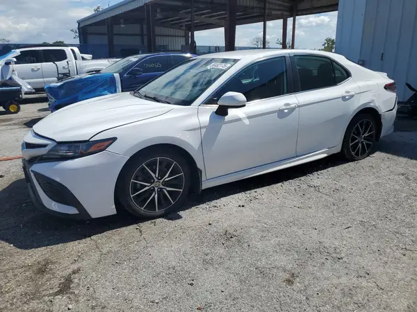 4T1G11AKXMU551130 2021 TOYOTA CAMRY - Image 1