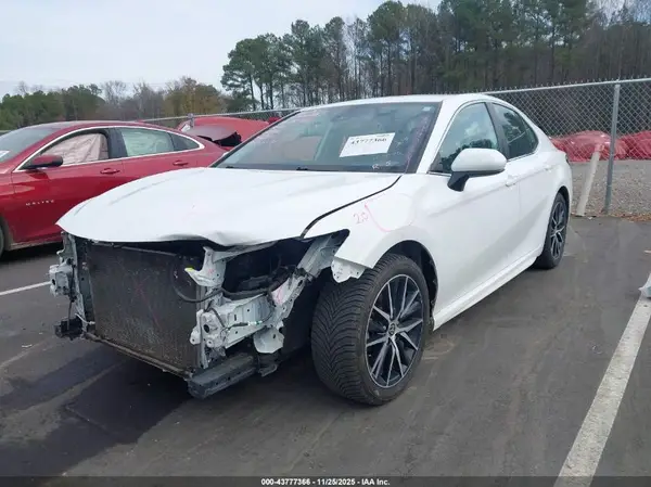 4T1G11AKXMU552956 2021 TOYOTA CAMRY - Image 2