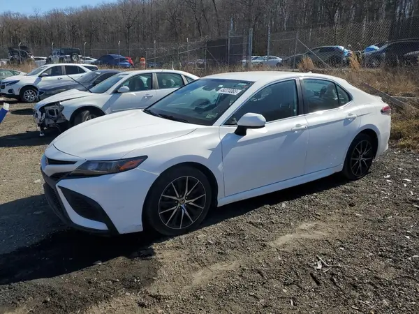 4T1G11AKXMU554772 2021 TOYOTA CAMRY - Image 1