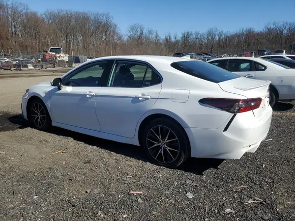 4T1G11AKXMU554772 2021 TOYOTA CAMRY - Image 2