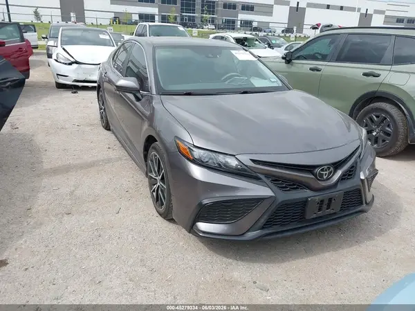 4T1G11AKXMU555176 2021 TOYOTA CAMRY - Image 1