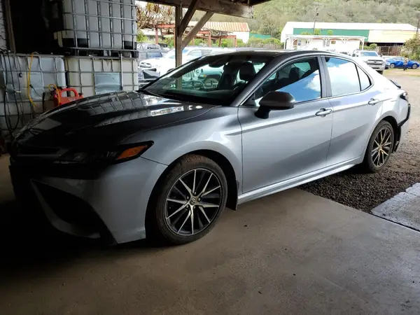 4T1G11AKXMU557185 2021 TOYOTA CAMRY - Image 1