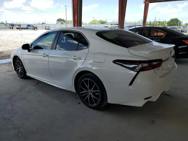 4T1G11AKXMU559759 2021 TOYOTA CAMRY - Image 2