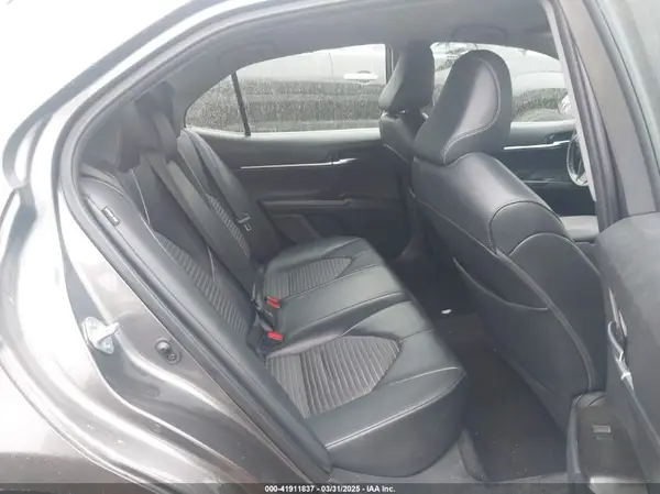 4T1G11AKXMU562225 2021 TOYOTA CAMRY - Image 8