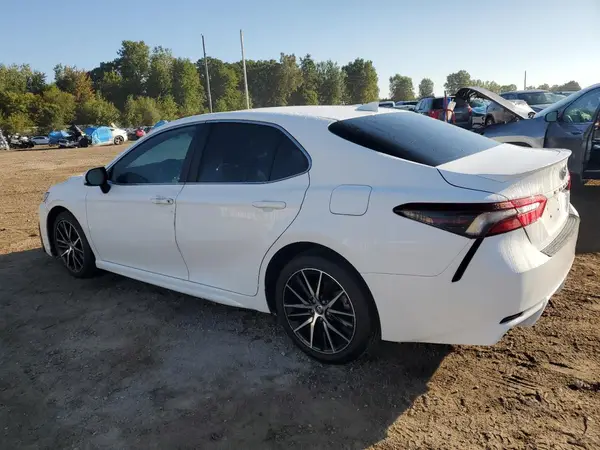 4T1G11AKXMU572897 2021 TOYOTA CAMRY - Image 2