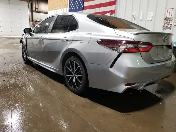 4T1G11AKXMU579624 2021 TOYOTA CAMRY - Image 2