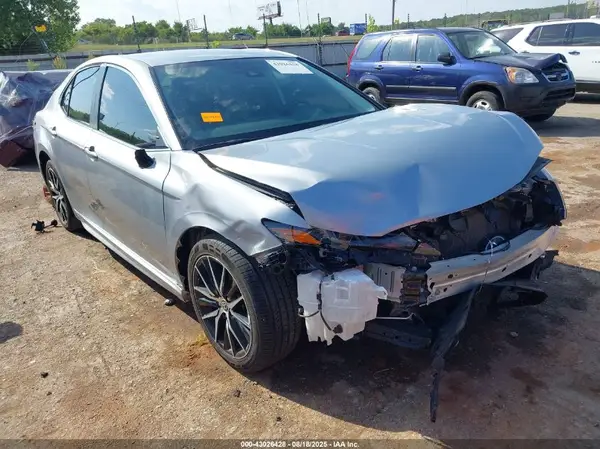 4T1G11AKXMU582510 2021 TOYOTA CAMRY - Image 1