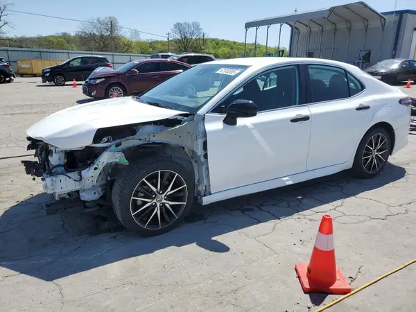 4T1G11AKXMU585956 2021 TOYOTA CAMRY - Image 1