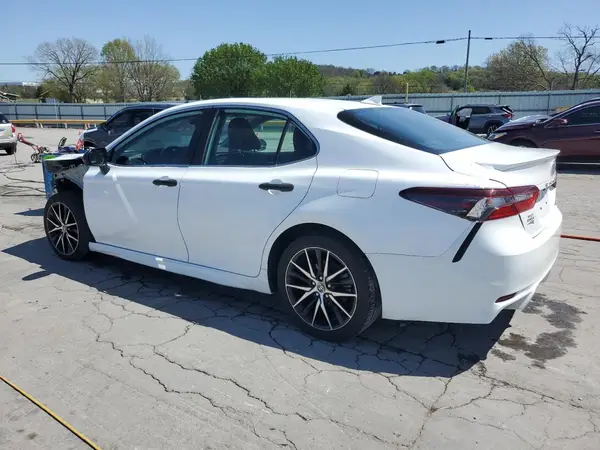 4T1G11AKXMU585956 2021 TOYOTA CAMRY - Image 2