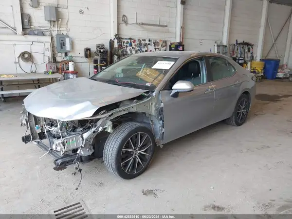 4T1G11AKXMU588422 2021 TOYOTA CAMRY - Image 2
