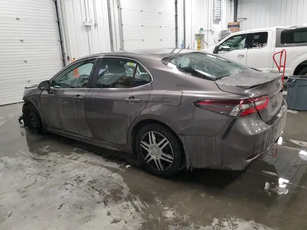 4T1G11AKXMU589053 2021 TOYOTA CAMRY - Image 2