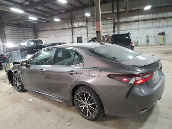 4T1G11AKXMU589800 2021 TOYOTA CAMRY - Image 2