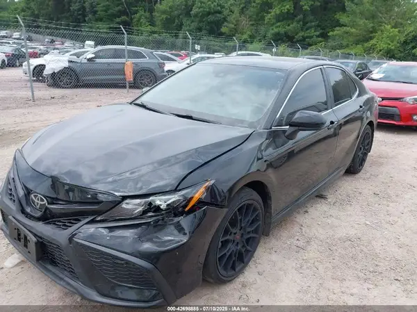 4T1G11AKXMU593488 2021 TOYOTA CAMRY - Image 2