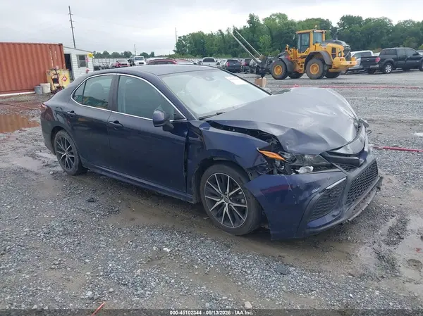4T1G11AKXMU595192 2021 TOYOTA CAMRY - Image 1