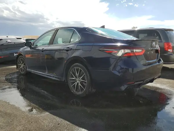 4T1G11AKXMU596021 2021 TOYOTA CAMRY - Image 2