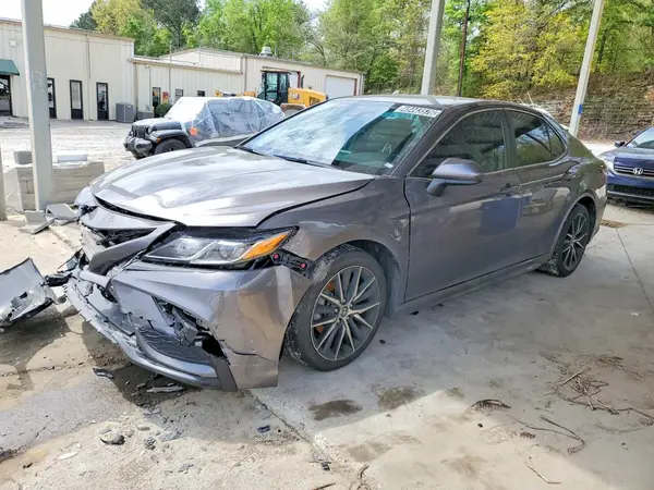 4T1G11AKXMU598240 2021 TOYOTA CAMRY - Image 1
