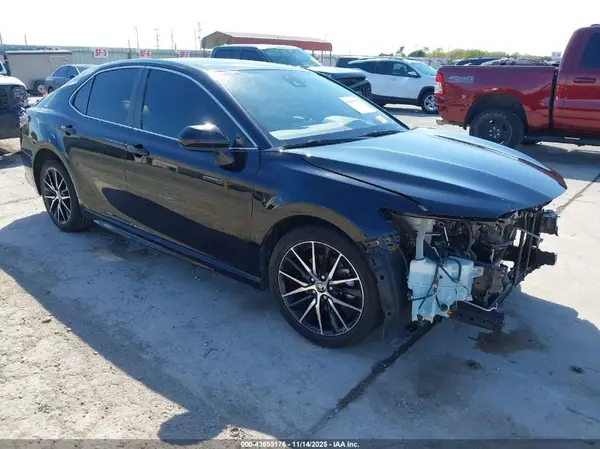 4T1G11AKXMU599100 2021 TOYOTA CAMRY - Image 1