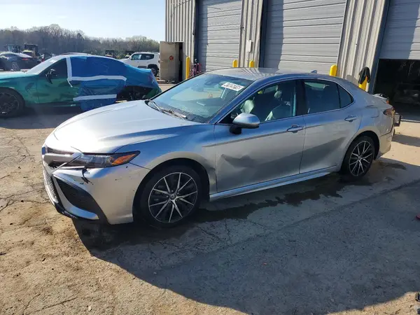 4T1G11AKXMU599548 2021 TOYOTA CAMRY - Image 1