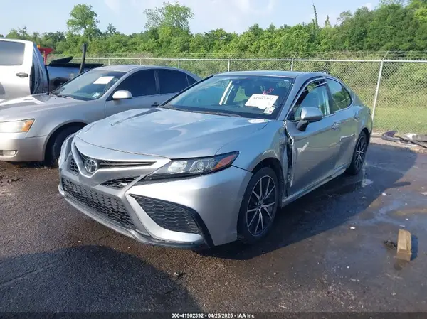 4T1G11AKXMU599663 2021 TOYOTA CAMRY - Image 2