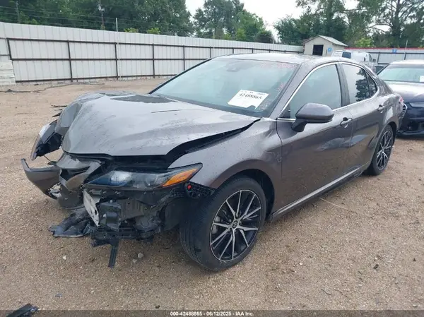 4T1G11AKXMU601248 2021 TOYOTA CAMRY - Image 2