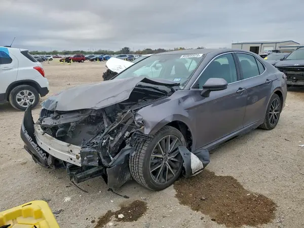 4T1G11AKXMU601251 2021 TOYOTA CAMRY - Image 1
