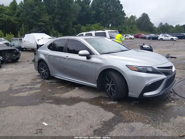 4T1G11AKXMU602559 2021 TOYOTA CAMRY - Image 1