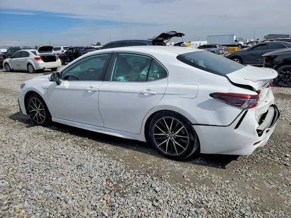 4T1G11AKXMU606210 2021 TOYOTA CAMRY - Image 2