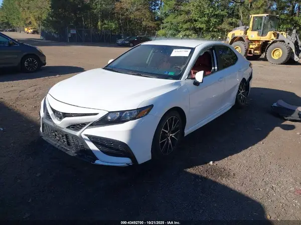 4T1G11AKXMU614405 2021 TOYOTA CAMRY - Image 2