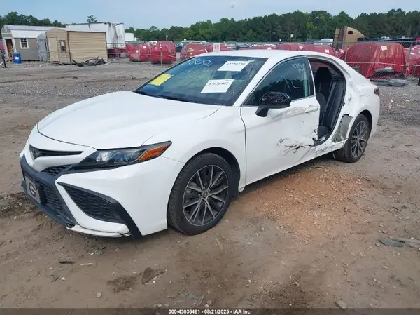 4T1G11AKXMU615800 2021 TOYOTA CAMRY - Image 2