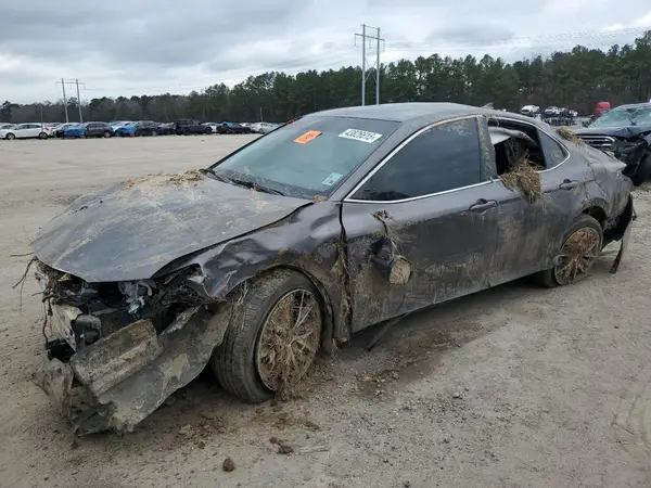 4T1G11AKXNU001797 2022 TOYOTA CAMRY - Image 1