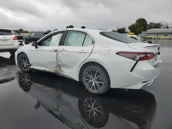 4T1G11AKXNU008846 2022 TOYOTA CAMRY - Image 2