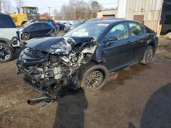 4T1G11AKXNU021547 2022 TOYOTA CAMRY - Image 1