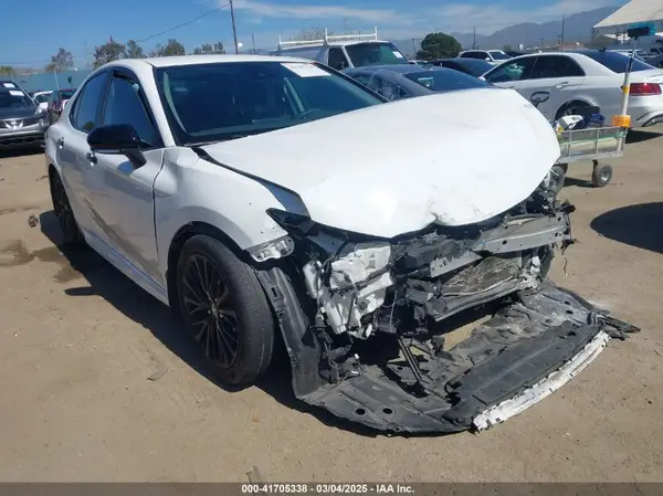 4T1G11AKXNU029941 2022 TOYOTA CAMRY - Image 1