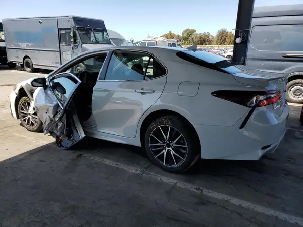 4T1G11AKXNU036016 2022 TOYOTA CAMRY - Image 2