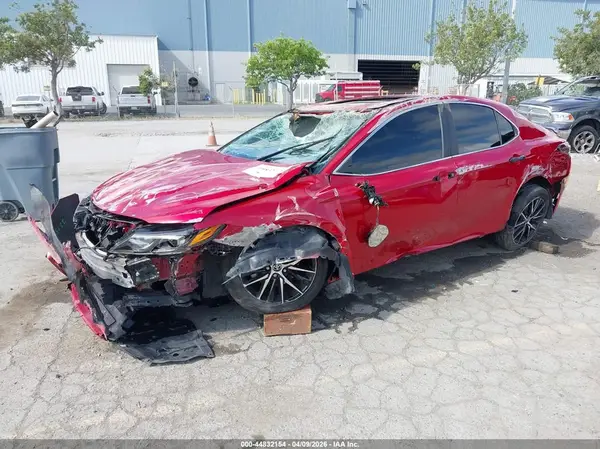 4T1G11AKXNU040292 2022 TOYOTA CAMRY - Image 2