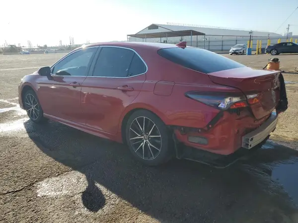 4T1G11AKXNU043662 2022 TOYOTA CAMRY - Image 2
