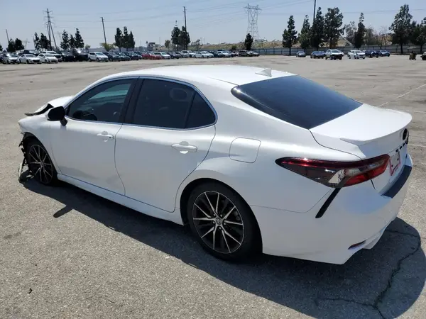 4T1G11AKXNU044794 2022 TOYOTA CAMRY - Image 2