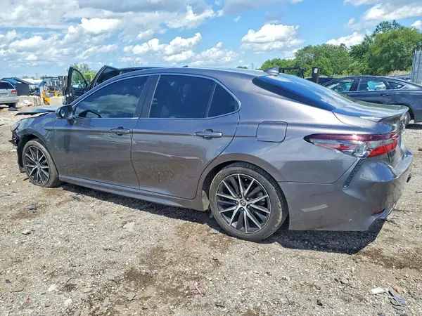 4T1G11AKXNU046030 2022 TOYOTA CAMRY - Image 2