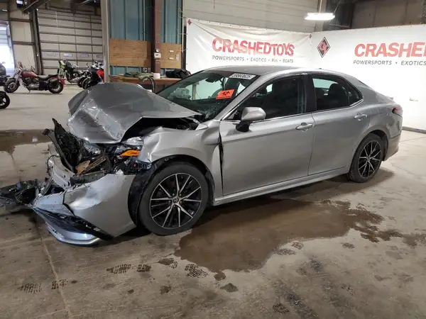 4T1G11AKXNU046139 2022 TOYOTA CAMRY - Image 1