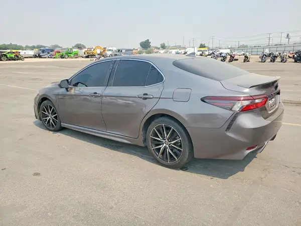 4T1G11AKXNU047940 2022 TOYOTA CAMRY - Image 2