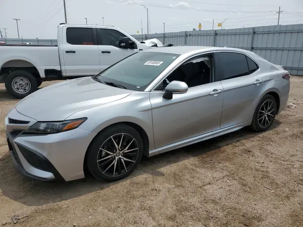 4T1G11AKXNU050241 2022 TOYOTA CAMRY - Image 1