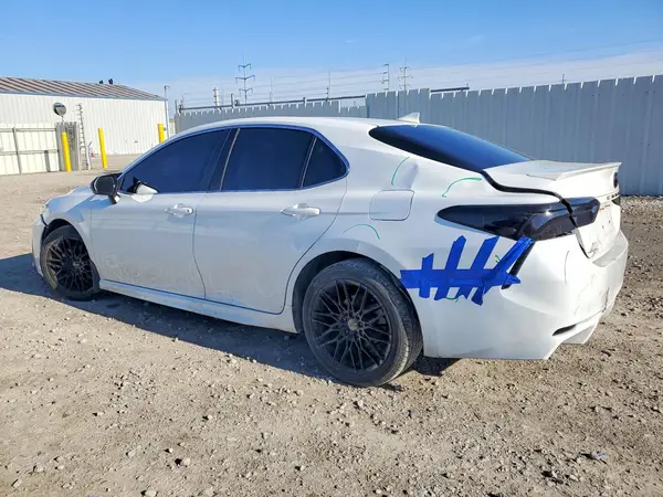 4T1G11AKXNU051101 2022 TOYOTA CAMRY - Image 2