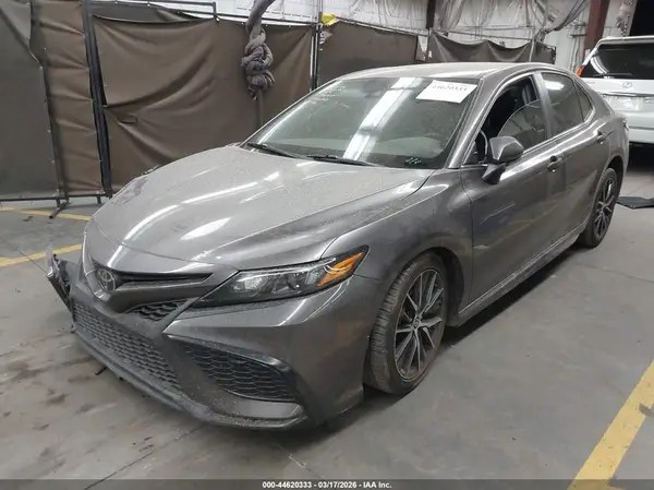 4T1G11AKXNU051163 2022 TOYOTA CAMRY - Image 2