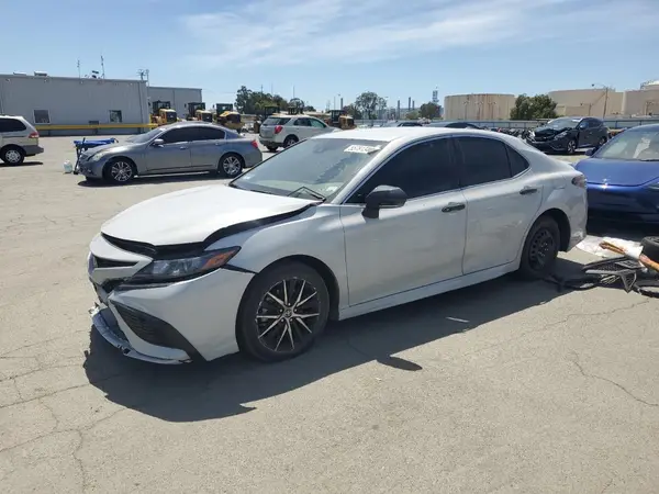 4T1G11AKXNU052989 2022 TOYOTA CAMRY - Image 1