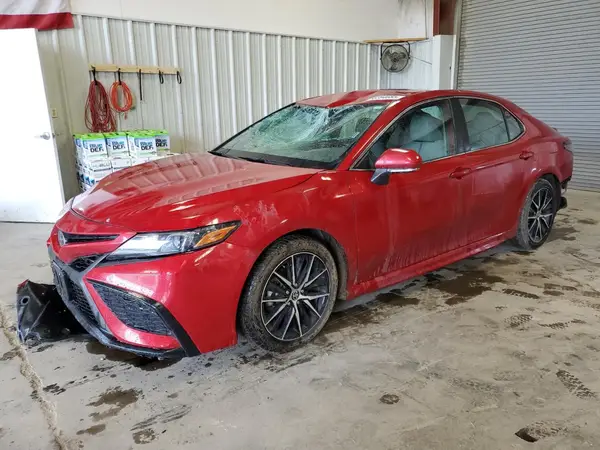 4T1G11AKXNU056797 2022 TOYOTA CAMRY - Image 1