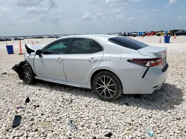 4T1G11AKXNU057724 2022 TOYOTA CAMRY - Image 2