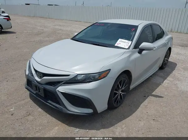 4T1G11AKXNU064592 2022 TOYOTA CAMRY - Image 2