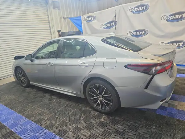 4T1G11AKXNU064866 2022 TOYOTA CAMRY - Image 2