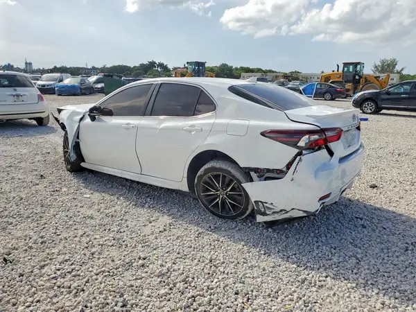 4T1G11AKXNU066598 2022 TOYOTA CAMRY - Image 2